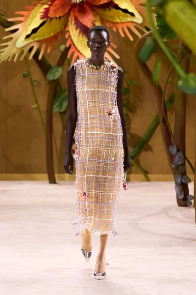 Look 2